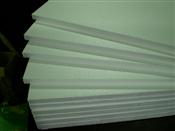 均等に切断した発泡スチロール